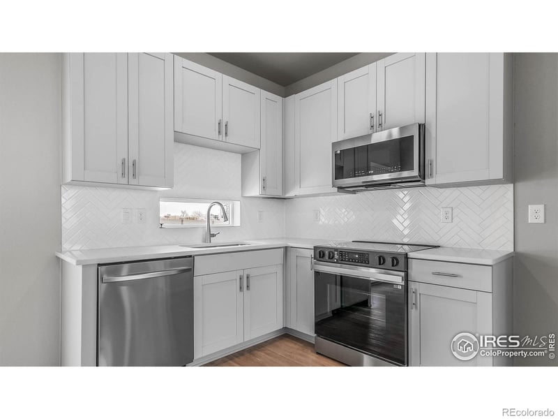 3394 Pearwood Dr, Johnstown, CO 80534