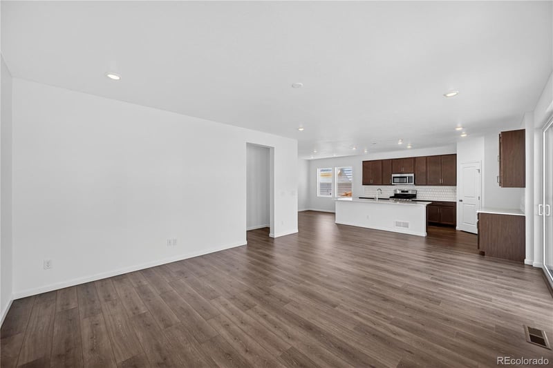 28445 4th Ave, Watkins, CO 80137