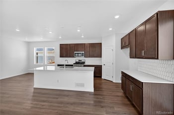 28445 4th Ave, Watkins, CO 80137