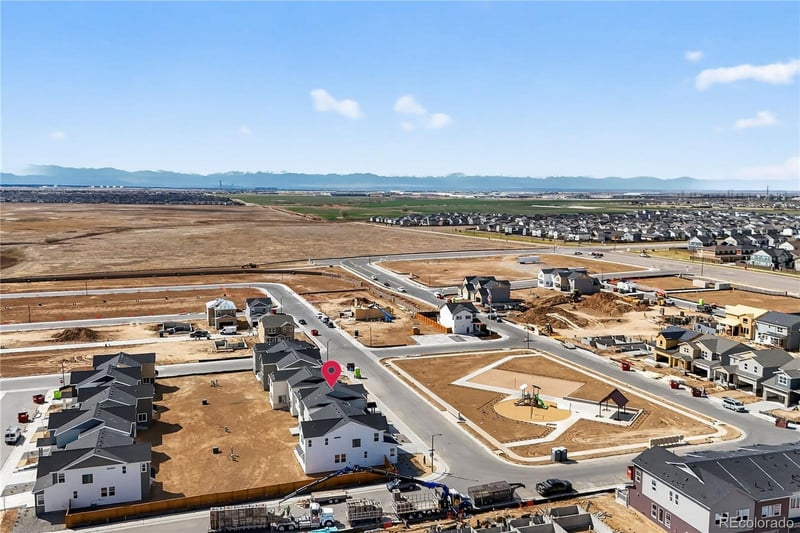 28450 4th Pl, Watkins, CO 80137