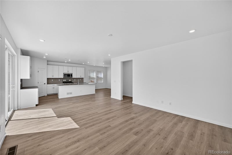 28450 4th Pl, Watkins, CO 80137