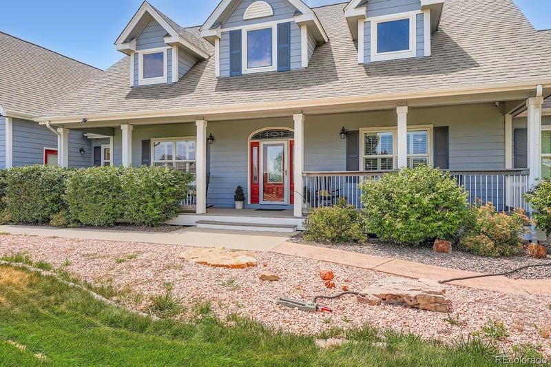 705 Antelope Dr W, Bennett, CO 80102