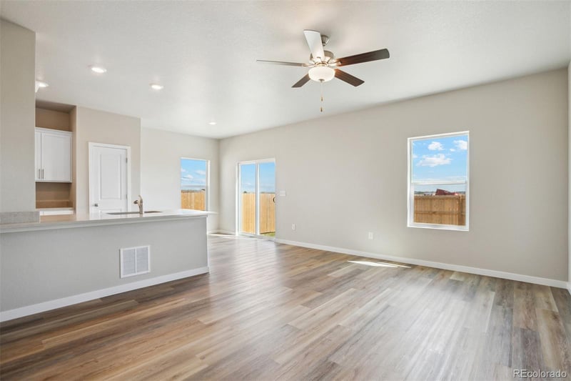 48190 Shetland Dr, Bennett, CO 80102