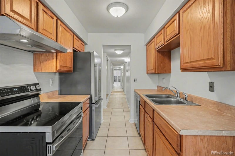 15292 Hampden Cir #H4, Aurora, CO 80014