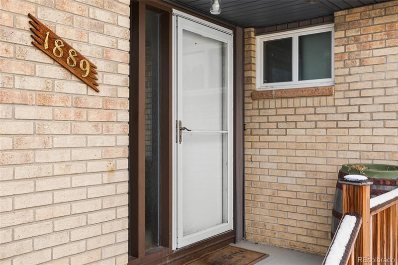 1889 Queens Dr, Longmont, CO 80501