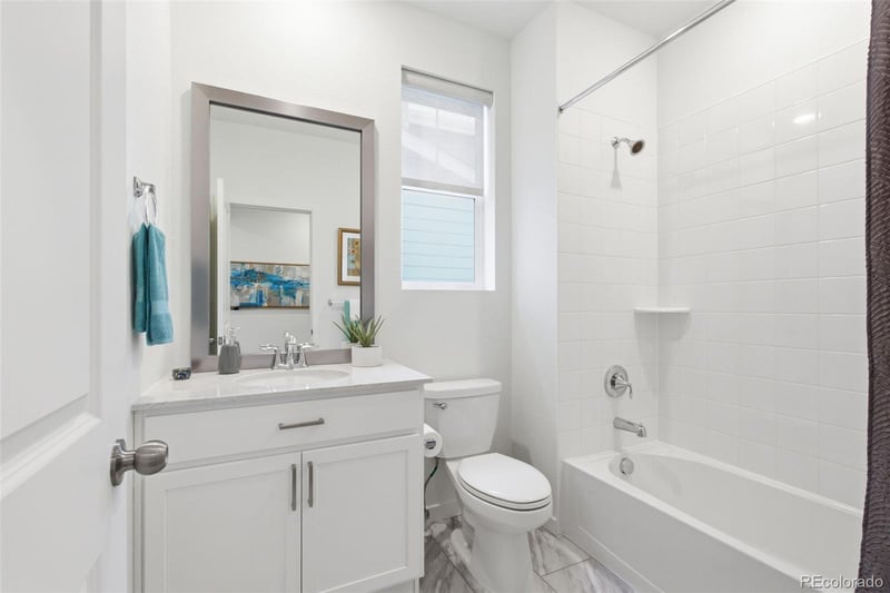 930 Thinleaf Ln, Elizabeth, CO 80107