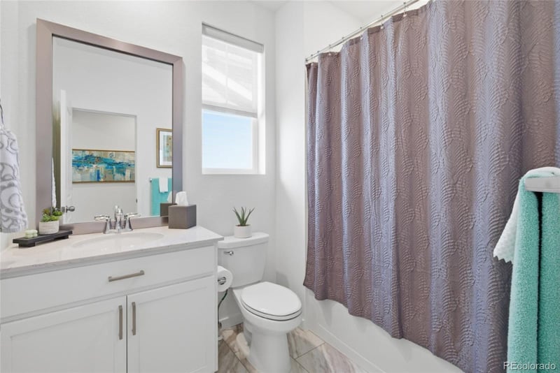 930 Thinleaf Ln, Elizabeth, CO 80107