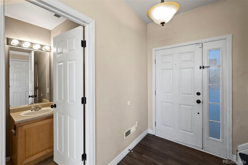 886 Square Dance Ln, Fountain, CO 80817