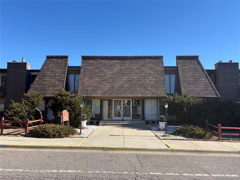 8330 Zuni St #207, Denver, CO 80221