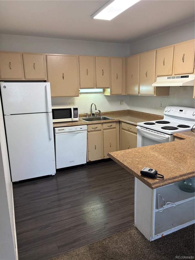 8330 Zuni St #207, Denver, CO 80221