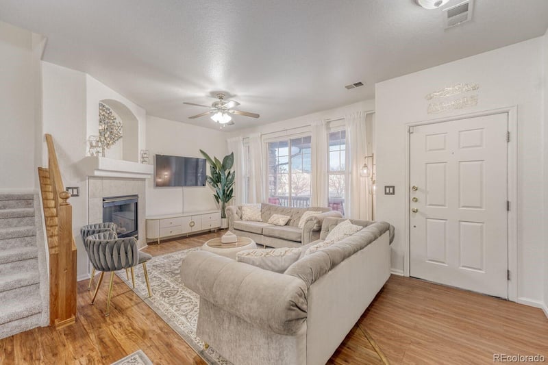 588 Mobile Pl, Aurora, CO 80017