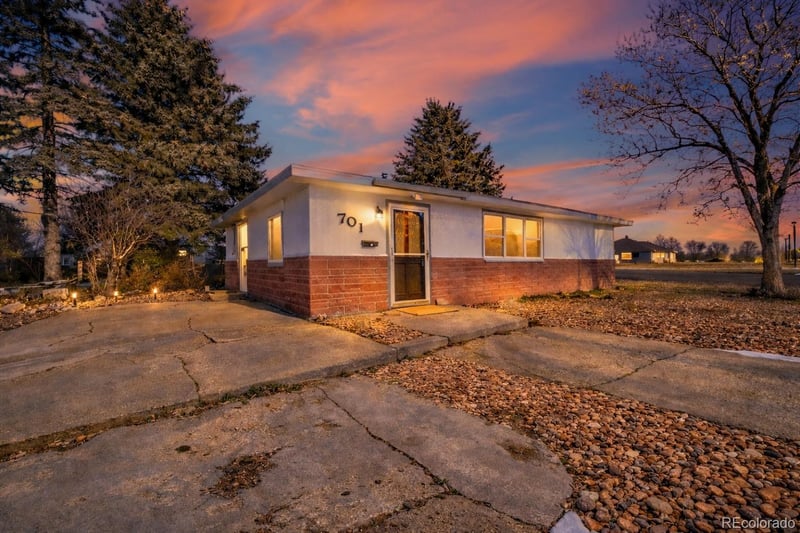 701 4th St, Akron, CO 80720