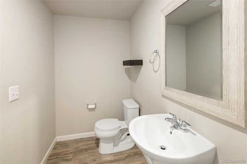 1033 Oak Cir, Lakewood, CO 80215