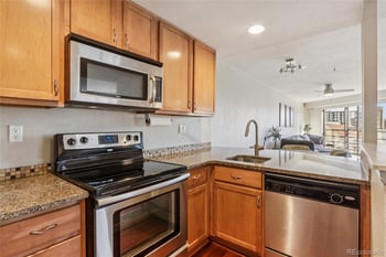 100 Park Ave #405, Denver, CO 80205