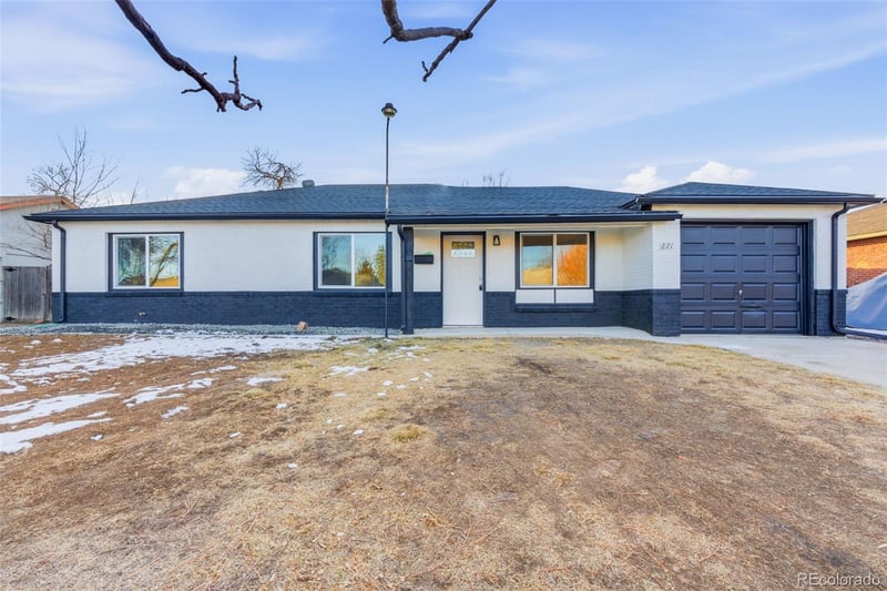 821 Salem St, Aurora, CO 80011