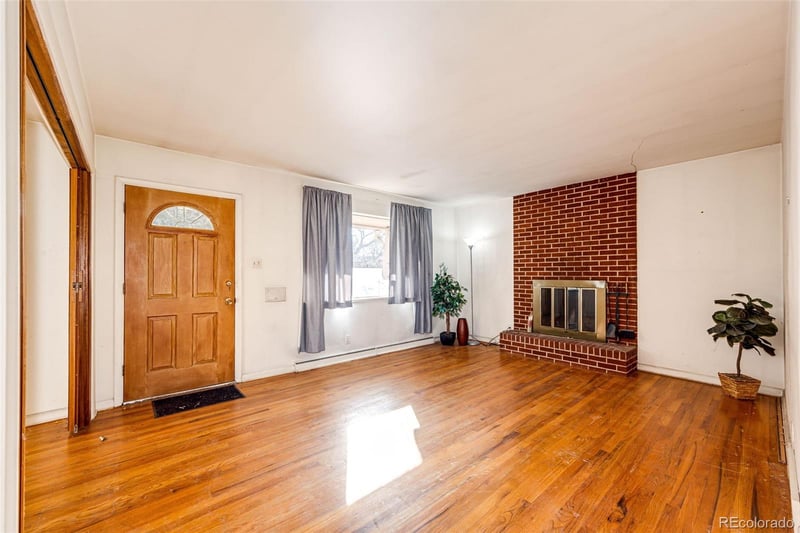 2301 Saint Paul St, Denver, CO 80210