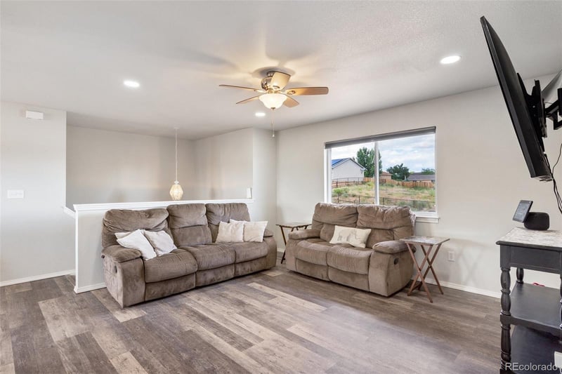 817 Aguilar Ln, Pueblo, CO 81007