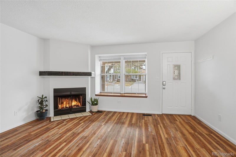 4665 Dillon Ct #B, Aurora, CO 80015