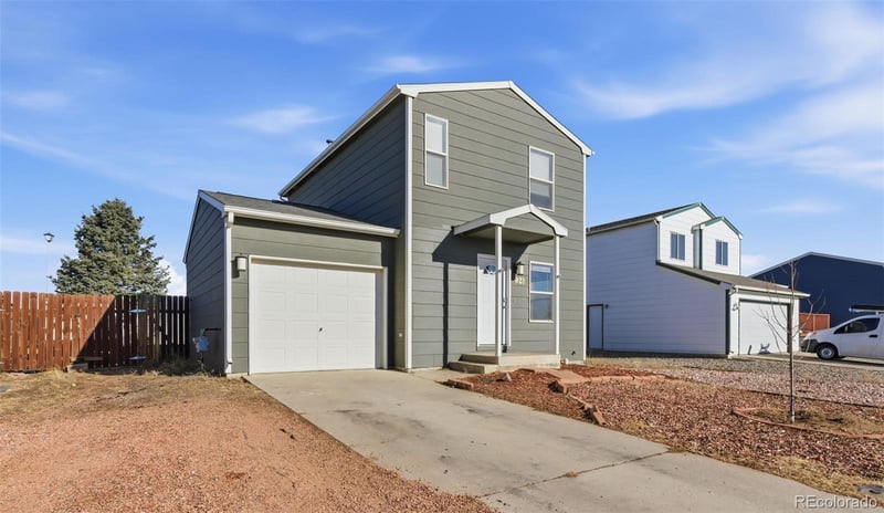 921 24th Street Rd, Greeley, CO 80631
