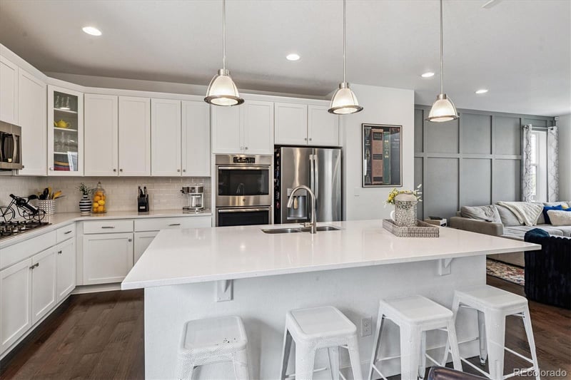 15763 Broncos Pl, Englewood, CO 80112