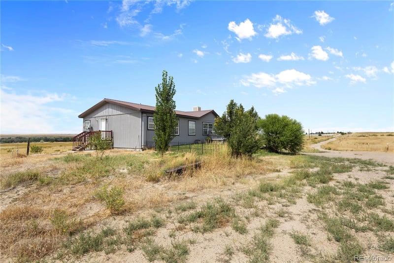 47904 Dartmouth Ave, Bennett, CO 80102