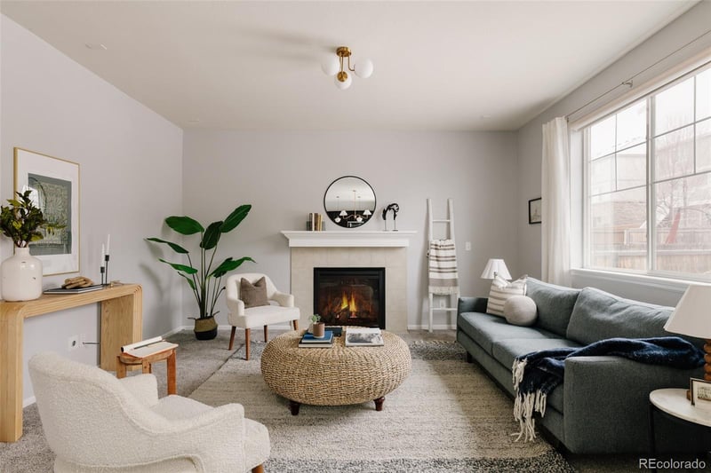 25206 Lake Dr, Aurora, CO 80016