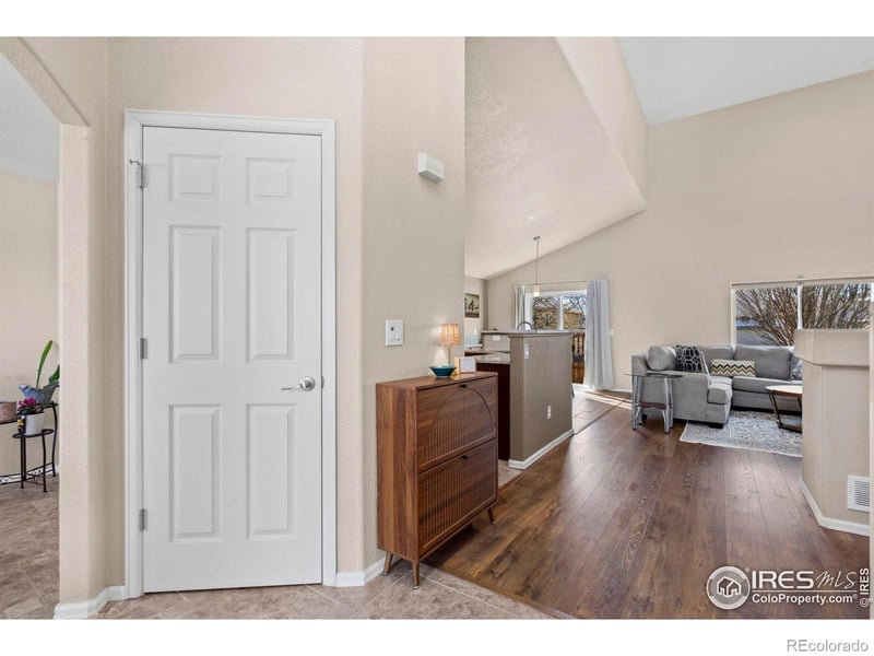 527 Kim Dr, Fort Collins, CO 80525