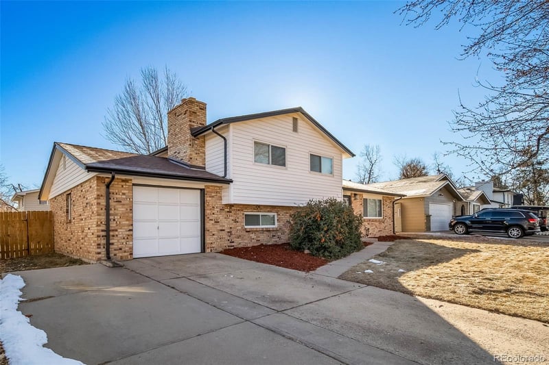 936 Moline St, Aurora, CO 80012