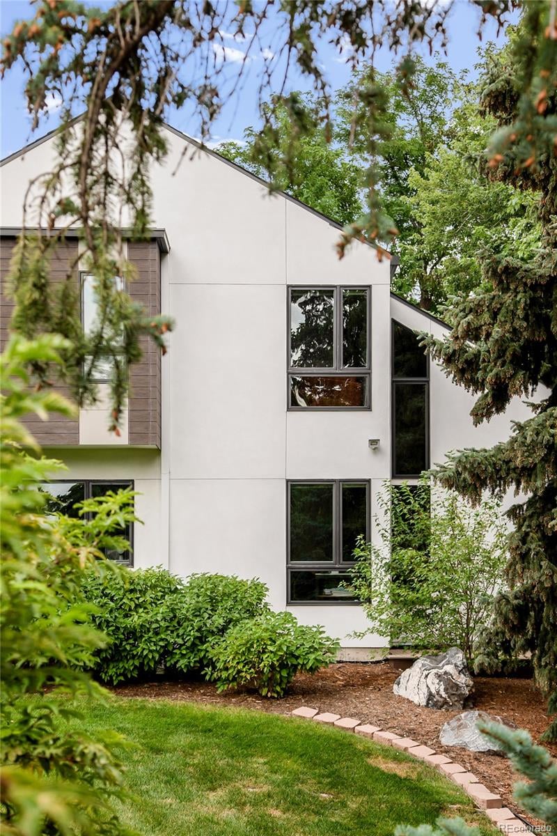 9240 E Berry Ct, Greenwood Village, CO 80111