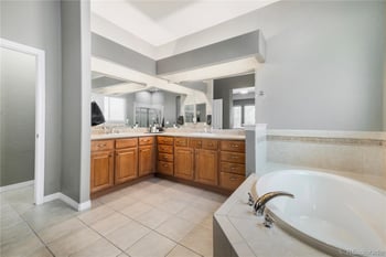 9884 Telluride St, Commerce, CO 80022