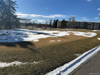 615 Clinton St #9B, Denver, CO 80247