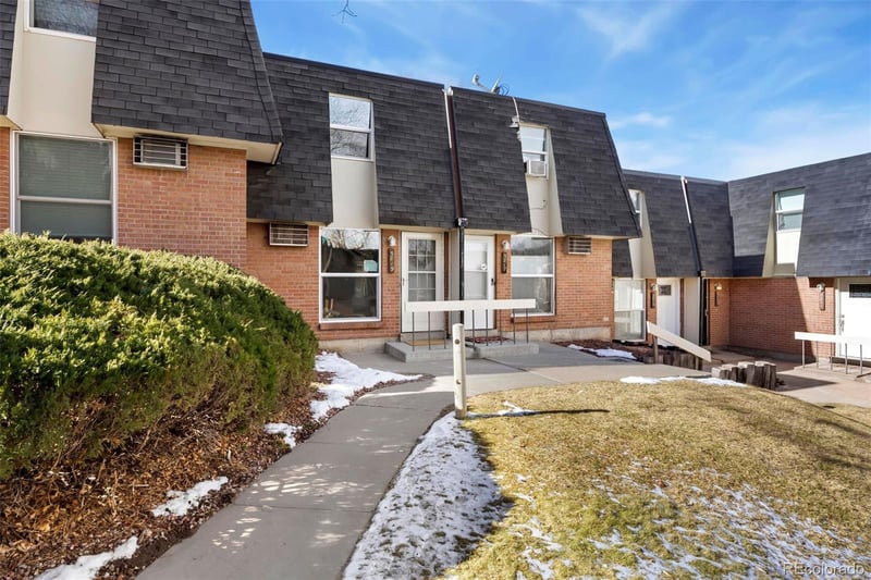 5819 Pearl St, Centennial, CO 80121