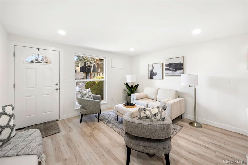 5819 Pearl St, Centennial, CO 80121