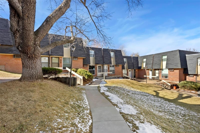5819 Pearl St, Centennial, CO 80121