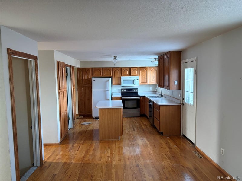 17477 Belleview Pl, Centennial, CO 80015