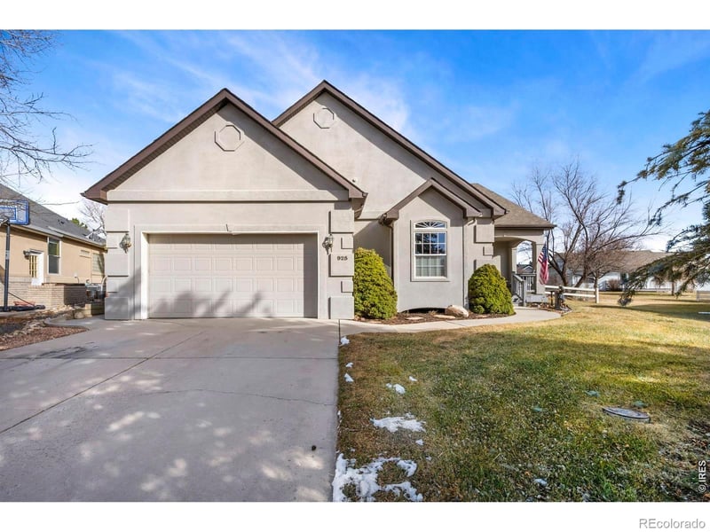 925 Falcon Ridge Ct, Eaton, CO 80615