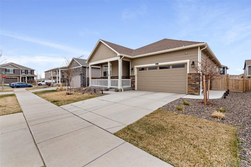 6037 Halifax Ct, Aurora, CO 80019