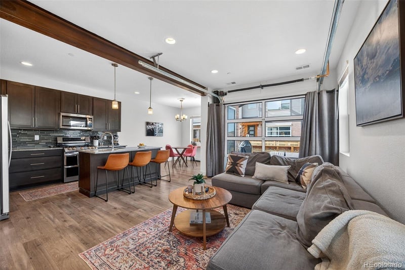 19518 Sunset Cir, Aurora, CO 80015