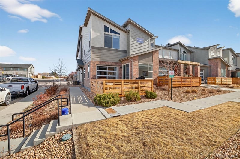 19518 Sunset Cir, Aurora, CO 80015