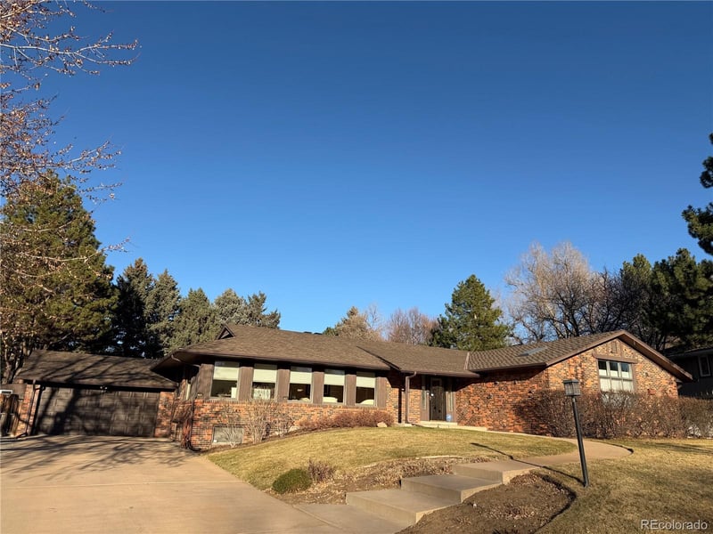 5693 E Southmoor Cir, Englewood, CO 80111