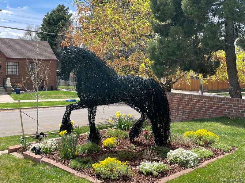 1601 Ivanhoe St, Denver, CO 80220