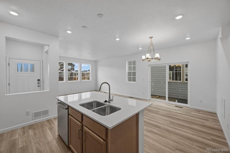 3293 Coolidge Way, Aurora, CO 80019