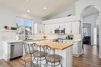 24486 Louisiana Cir, Aurora, CO 80018