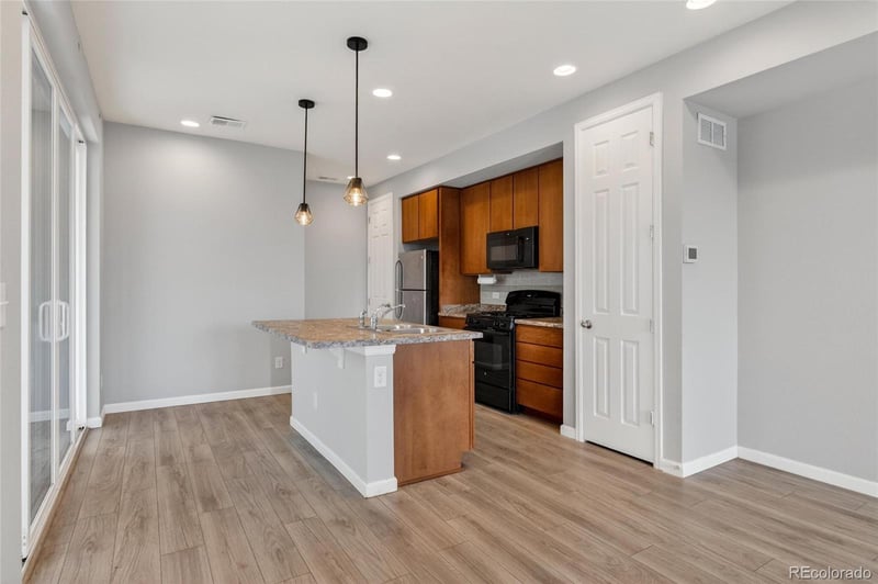 23584 5th Pl, Aurora, CO 80018