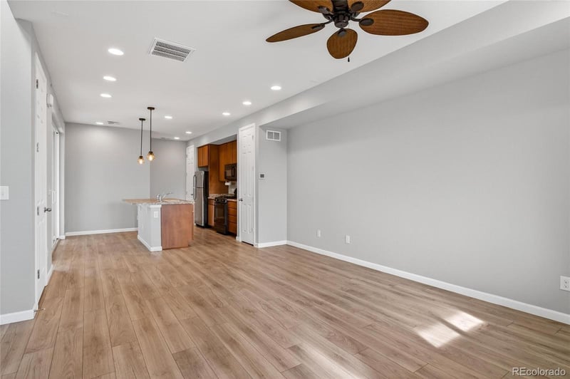 23584 5th Pl, Aurora, CO 80018