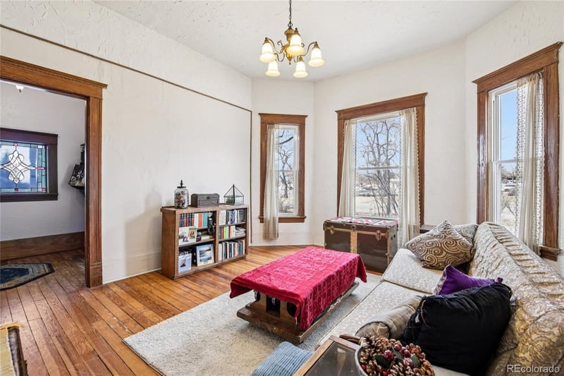 306 Collyer St, Longmont, CO 80501