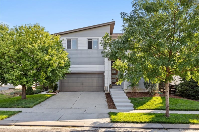 10020 Richfield St, Commerce, CO 80022