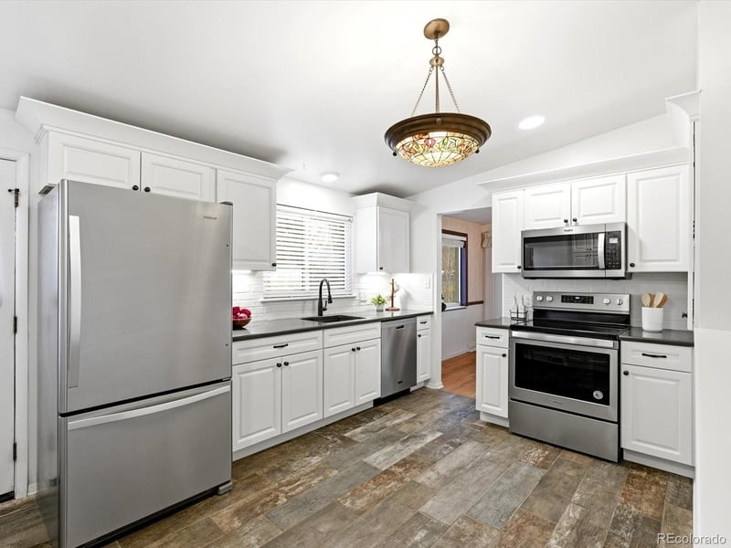 6852 Greenwood St, Littleton, CO 80120