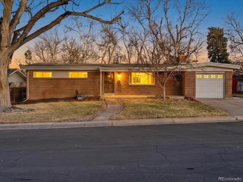 6852 Greenwood St, Littleton, CO 80120