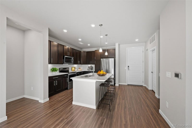 420 E Fremont Pl #206, Littleton, CO 80122